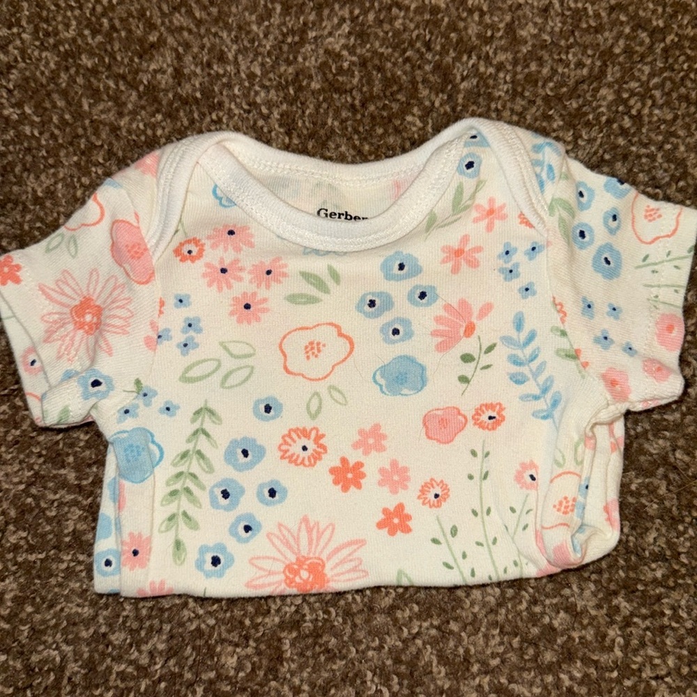 Floral Onesie NB - Picture 1 of 4